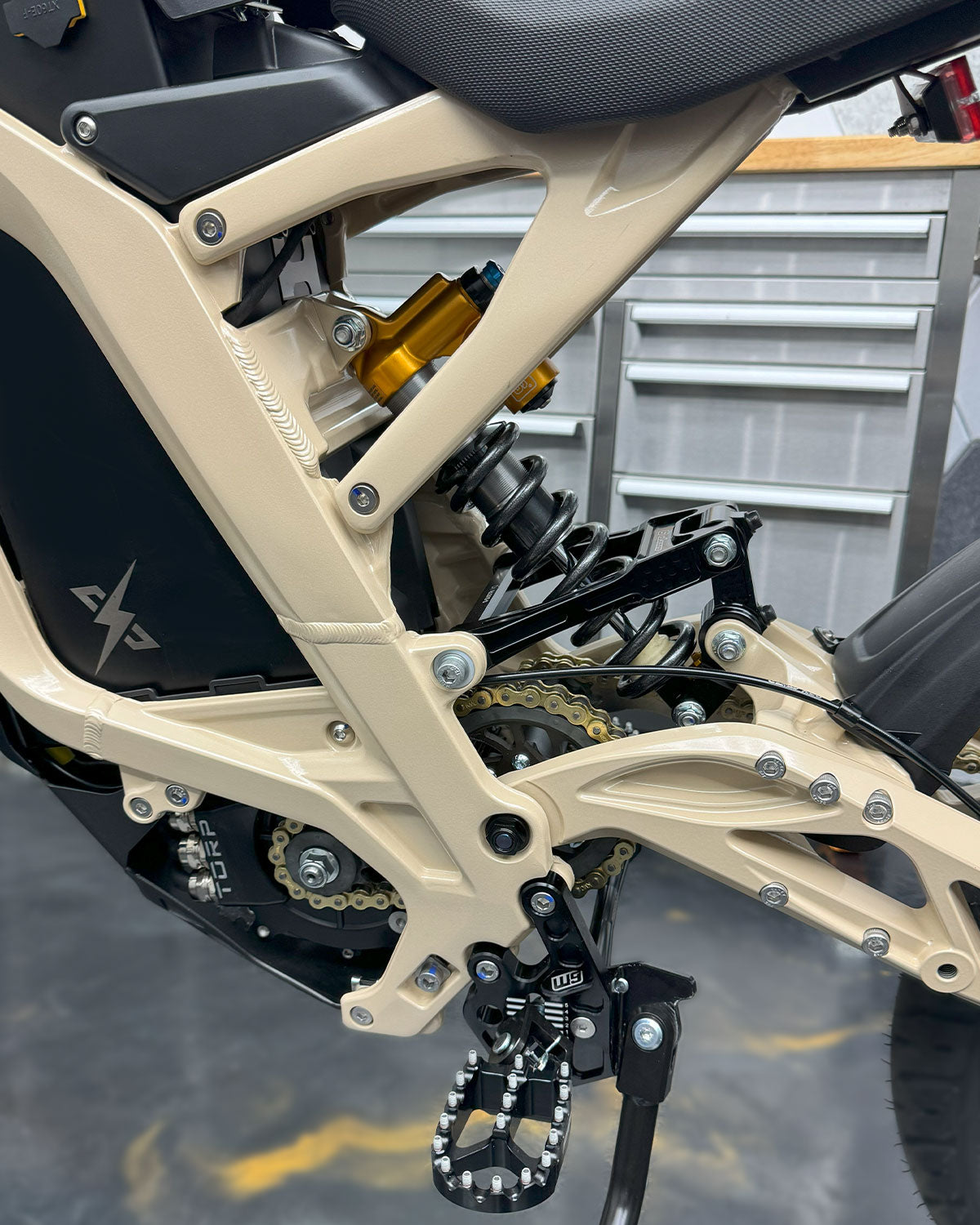 Ohlins Shock Absorber TTX22M With EXT 450/500/550 Spring – Darwin EV