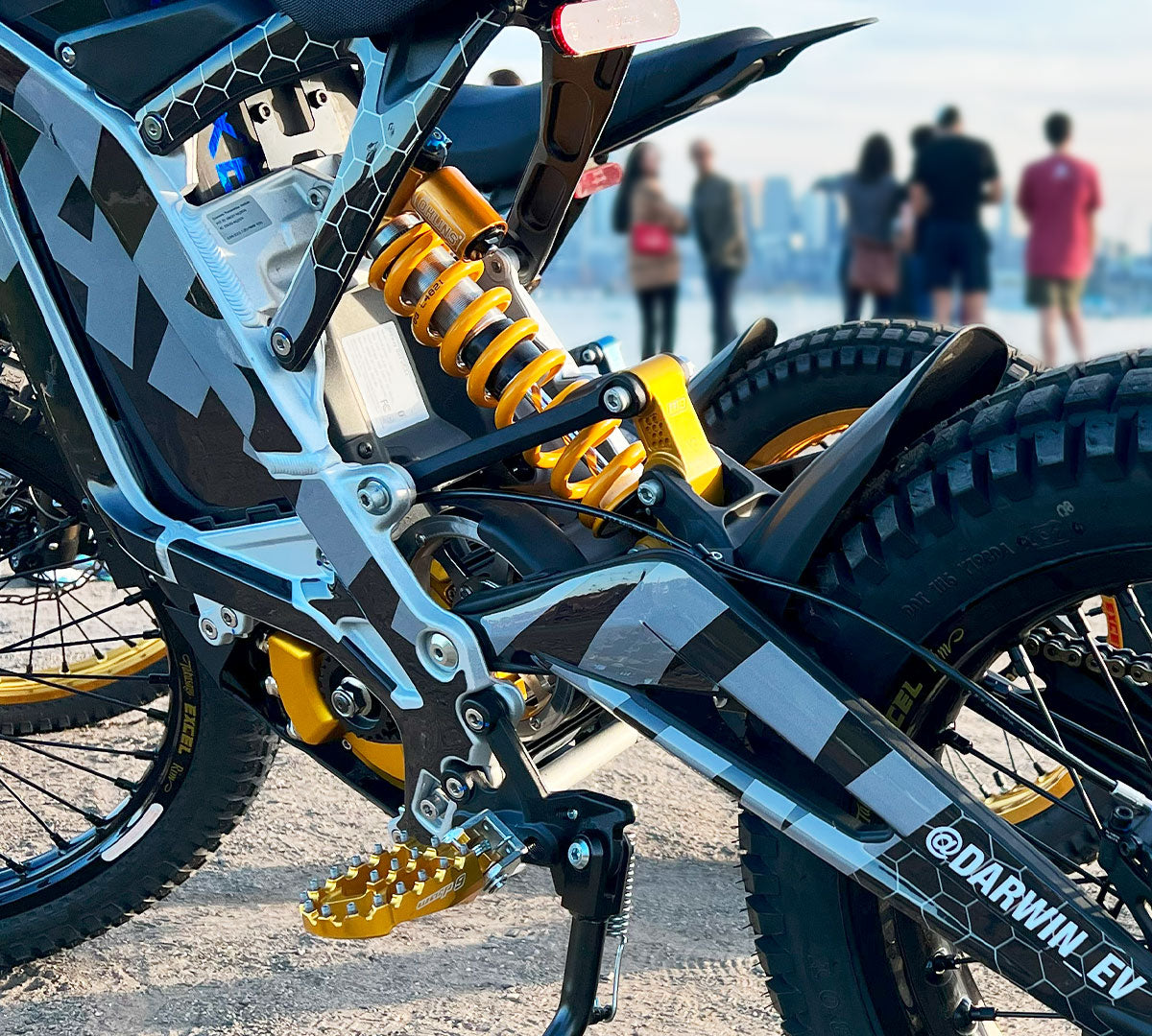 Ohlins Shock Absorber TTX22M With Ohlins 411 Spring – Darwin EV
