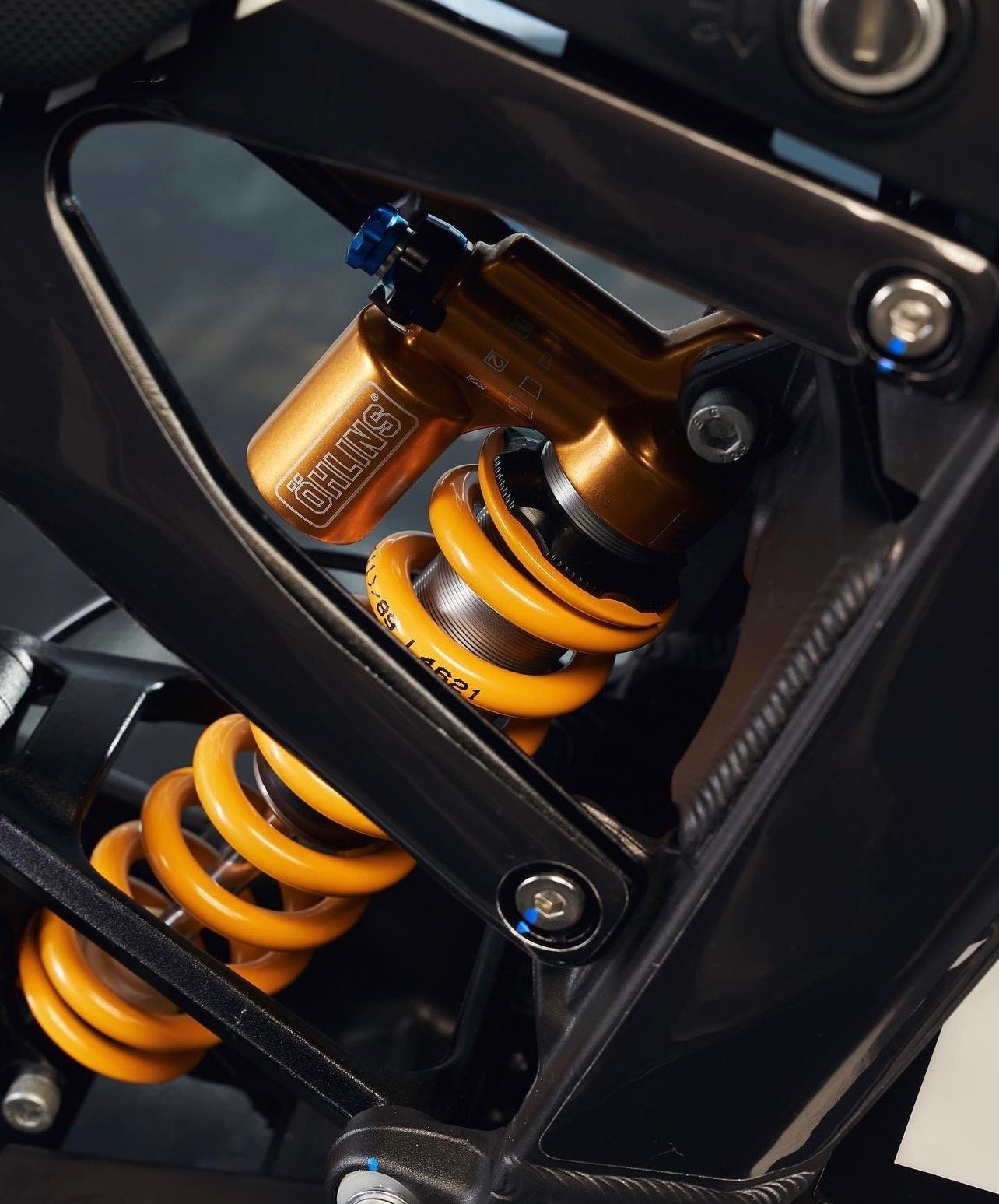 Ohlins Shock Absorber TTX22M With Ohlins 411 Spring